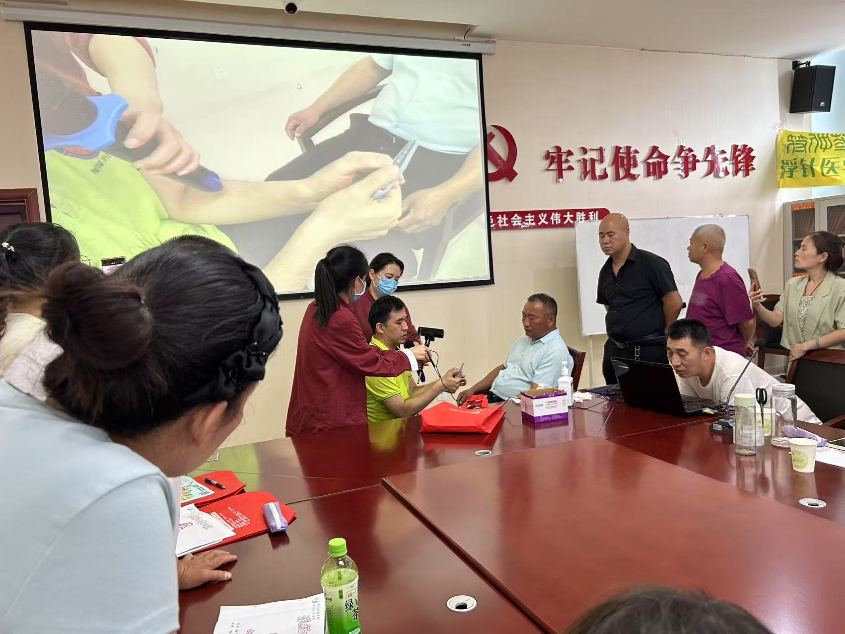 杨利民讲课3.jpg